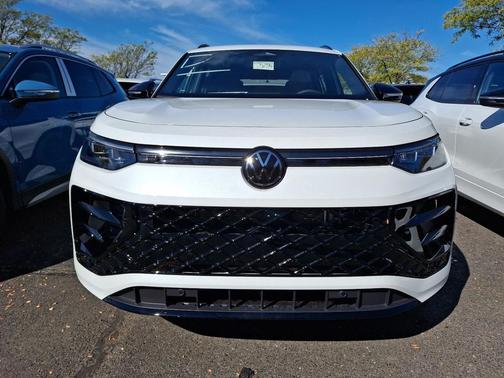 2025 Volkswagen Tiguan 2.0T SE R-Line Black 4MOTION
