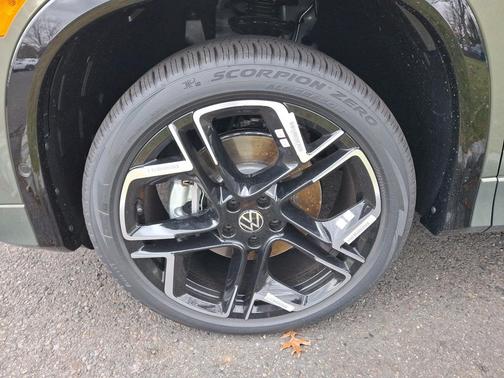 2026 Volkswagen Tiguan 2.0T SEL R-Line 4MOTION