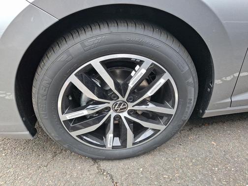 2026 Volkswagen Jetta 1.4T SE