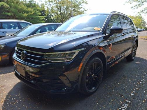 2022 Volkswagen Tiguan 2.0T SE R-Line Black 4MOTION