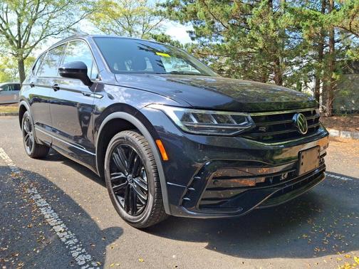 2022 Volkswagen Tiguan 2.0T SE R-Line Black 4MOTION