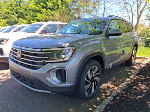 Silver Mist Metallic 2026 Volkswagen Atlas 2.0T SE w/Technology 4MOTION