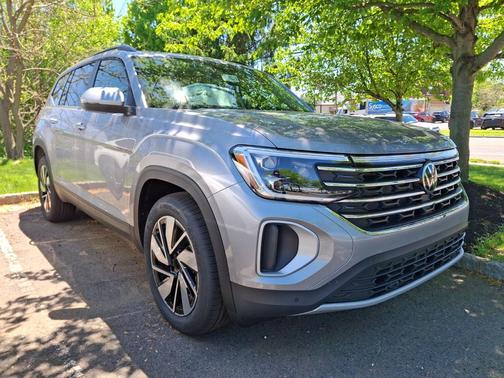 Silver Mist Metallic 2026 Volkswagen Atlas 2.0T SE w/Technology 4MOTION