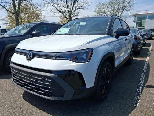 Pure White w/Deep Black Roof - 0Q2T 2026 Volkswagen Taos SE Black