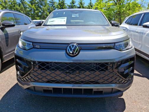 platinum gray metallic 2026 Volkswagen Tiguan 2.0T SE R-Line Black 4MOTION