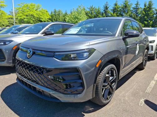 platinum gray metallic 2026 Volkswagen Tiguan 2.0T SE R-Line Black 4MOTION