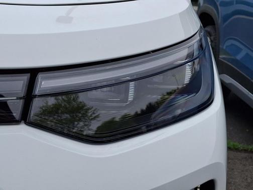 Pure White 2026 Volkswagen Tiguan 2.0T SE 4MOTION