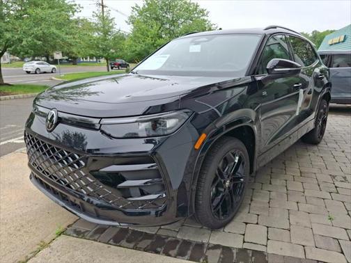 2025 Volkswagen Tiguan 2.0T SE R-Line Black 4MOTION