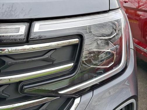 2025 Volkswagen Atlas 2.0T SE w/Technology 4MOTION