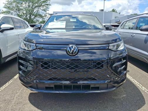 2025 Volkswagen Tiguan 2.0T SE R-Line Black 4MOTION