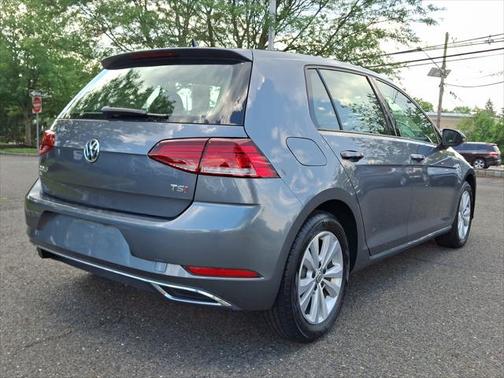 2018 Volkswagen Golf TSI SE