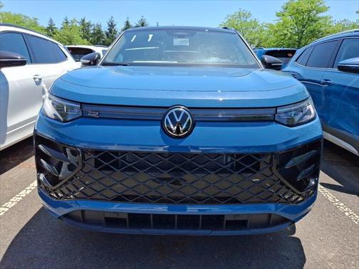 2025 Volkswagen Tiguan 2.0T SE R-Line Black 4MOTION