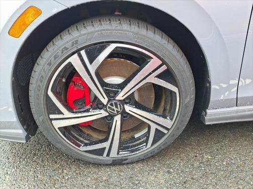 2024 Volkswagen Golf GTI 2.0T SE DSG