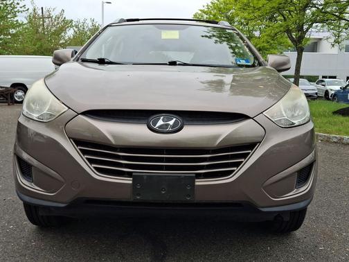 GOLD 2011 Hyundai TUCSON GLS