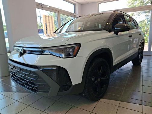 2025 Volkswagen Taos 1.5T SE Black