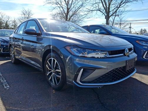 Platinum Gray Metallic 2026 Volkswagen Jetta 1.4T SE