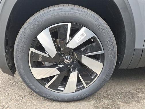2025 Volkswagen Atlas Cross Sport 2.0T SE w/Technology 4MOTION