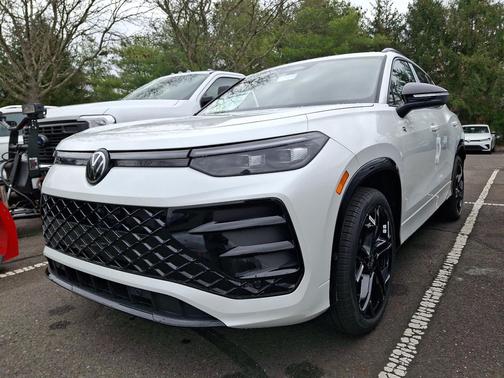 2026 Volkswagen Tiguan 2.0T SE R-Line Black 4MOTION