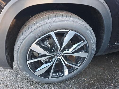 2026 Volkswagen Atlas Cross Sport 2.0T SEL Premium