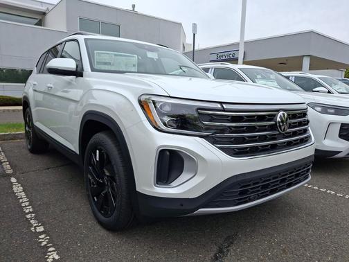 Opal White Pearl 2026 Volkswagen Atlas 2.0T SE w/Technology 4MOTION