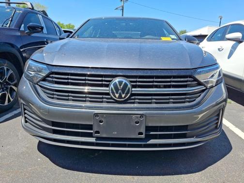 Platinum Gray Metallic 2023 Volkswagen Jetta 1.5T Sport
