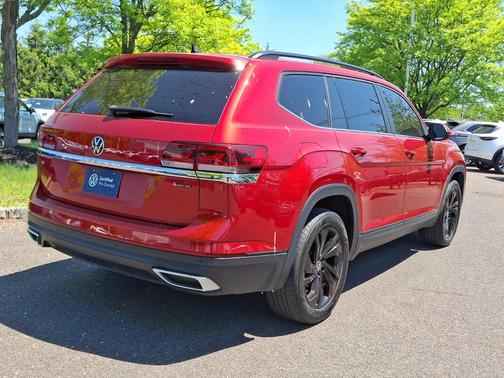 AURORA RED CHROMA 2023 Volkswagen Atlas 2.0T SE w/Technology 4MOTION