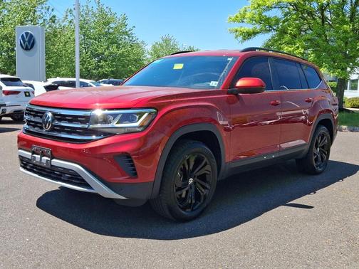 AURORA RED CHROMA 2023 Volkswagen Atlas 2.0T SE w/Technology 4MOTION