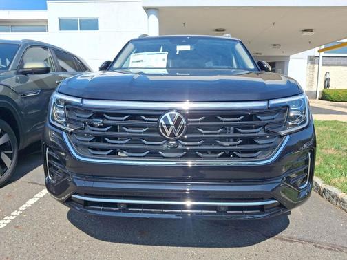 Deep Black Pearl 2026 Volkswagen Atlas 2.0T SEL Premium R-Line 4MOTION