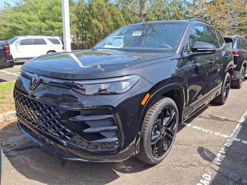 deep black pearl 2026 Volkswagen Tiguan 2.0T SE R-Line Black 4MOTION