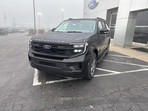 2025 Ford Expedition Max Active 4x4