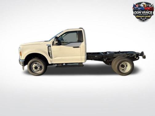 Oxford White 2026 Ford F-350 XL