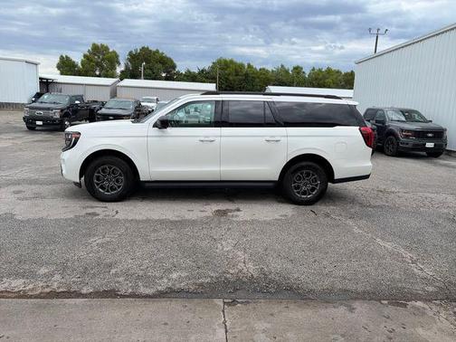 White Metallic 2025 Ford Expedition Max Active 4x4