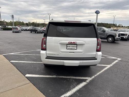 2017 GMC Yukon XL SLE