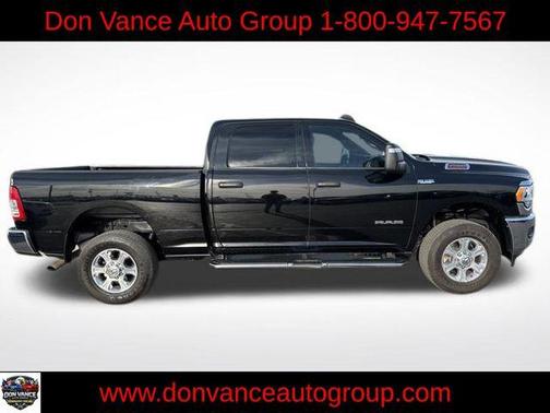 Diamond Black Crystal Pearlcoat 2024 RAM 2500 Big Horn Crew Cab 4x4 6'4' Box