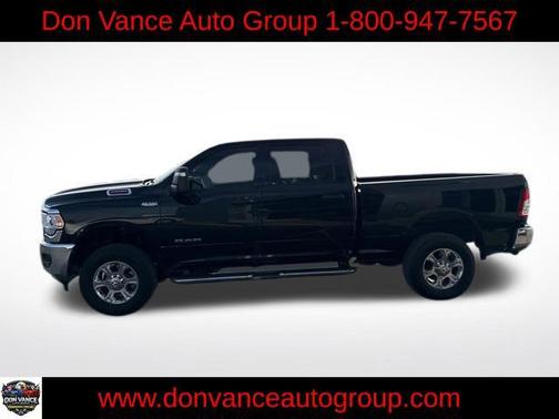 Diamond Black Crystal Pearlcoat 2024 RAM 2500 Big Horn Crew Cab 4x4 6'4' Box
