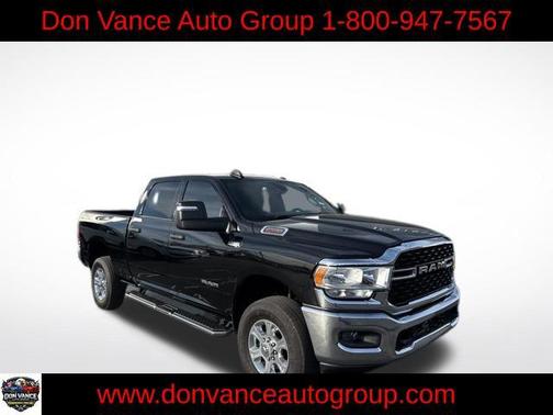 Diamond Black Crystal Pearlcoat 2024 RAM 2500 Big Horn Crew Cab 4x4 6'4' Box