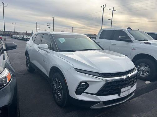 Summit White 2023 Chevrolet Blazer 2LT SUV