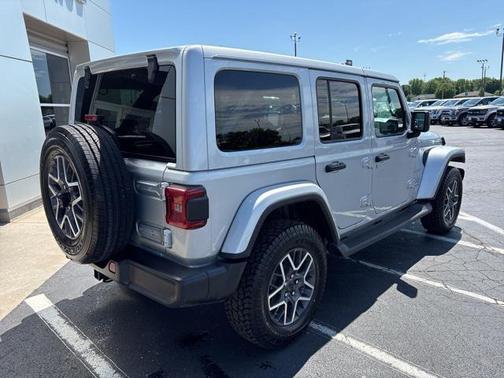 2024 Jeep Wrangler 4-Door Sahara 4x4