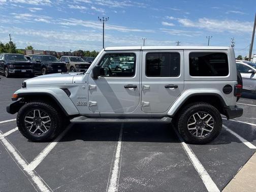 2024 Jeep Wrangler 4-Door Sahara 4x4