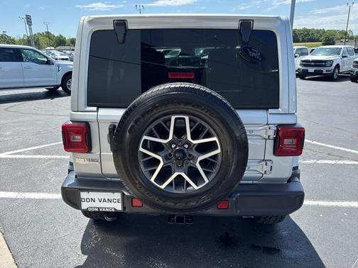 2024 Jeep Wrangler 4-Door Sahara 4x4
