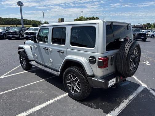 2024 Jeep Wrangler 4-Door Sahara 4x4