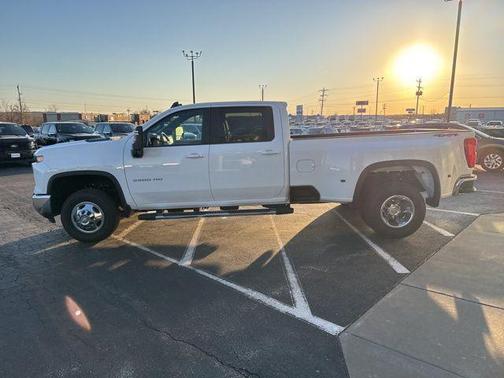 2025 Chevrolet Silverado 3500 LT