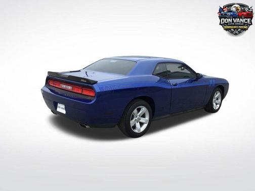 Blue Streak Pearlcoat 2012 Dodge Challenger SXT