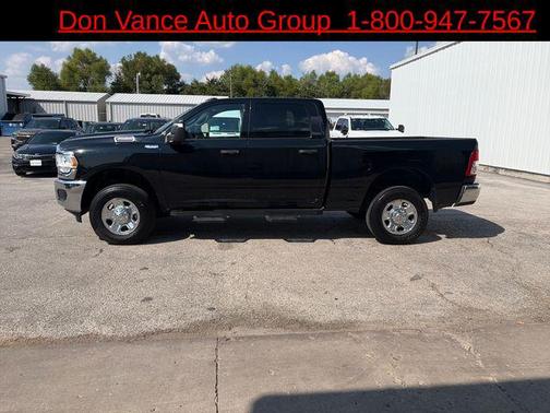 Diamond Black Crystal Pearlcoat 2024 RAM 3500 Tradesman Crew Cab 4x4 6'4' Box