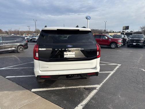 2025 Ford Expedition Active