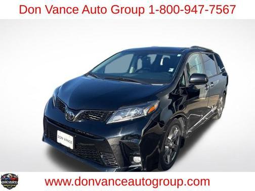 2020 Toyota Sienna SE