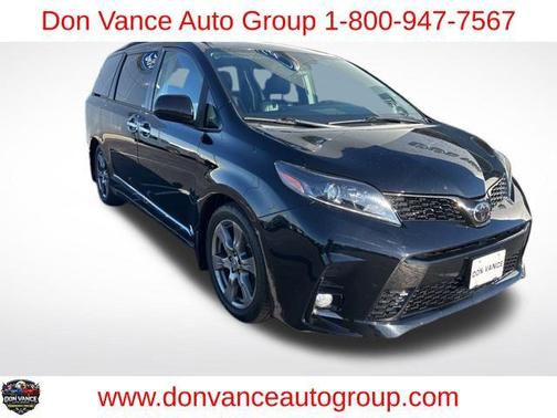 2020 Toyota Sienna SE