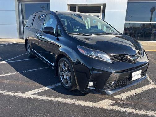 2020 Toyota Sienna SE