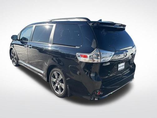 2020 Toyota Sienna SE