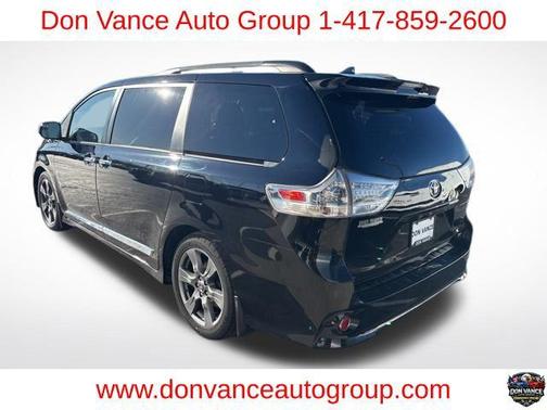 2020 Toyota Sienna SE